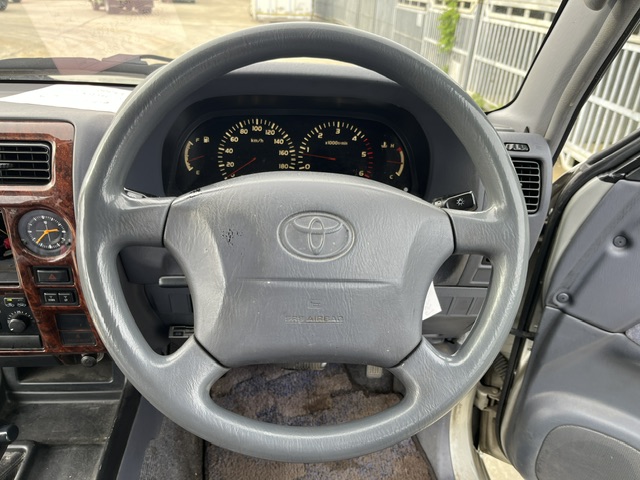 Toyota Land Cruiser Prado photo 11