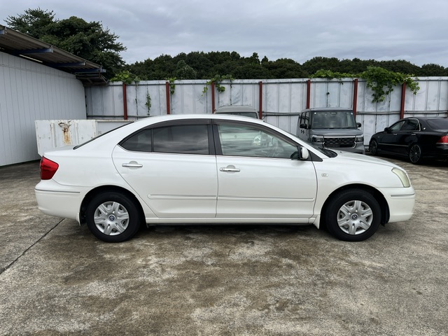 Toyota Premio fotoğraf 5