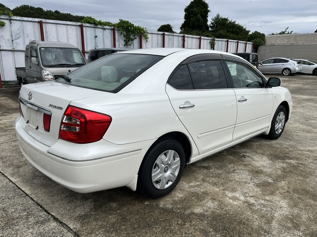 Toyota Premio fotoğraf 4
