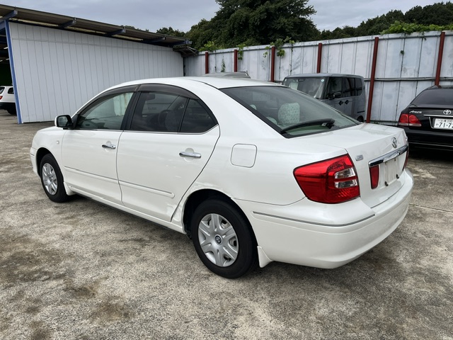 Toyota Premio fotoğraf 2