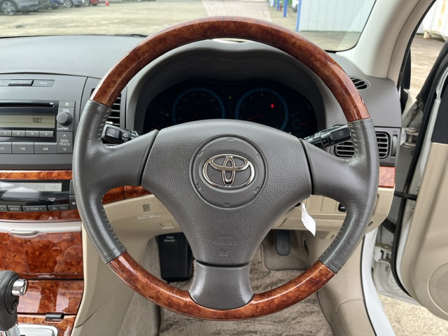 Toyota Premio fotoğraf 11