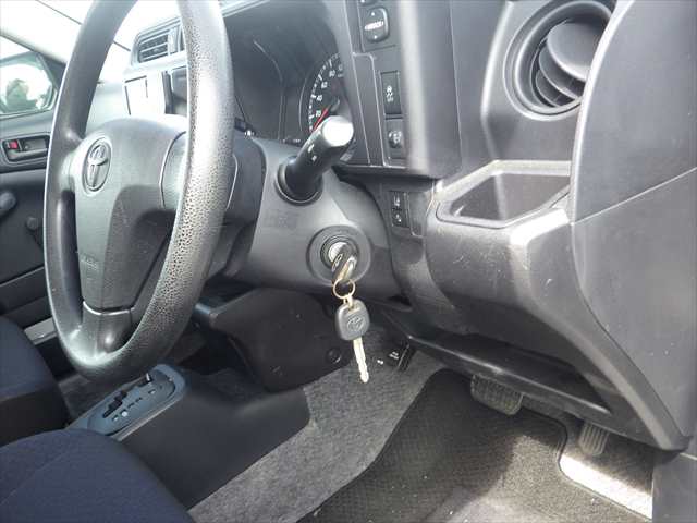 Toyota Probox Van photo 26