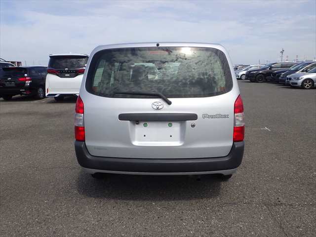 Toyota Probox Van photo 2