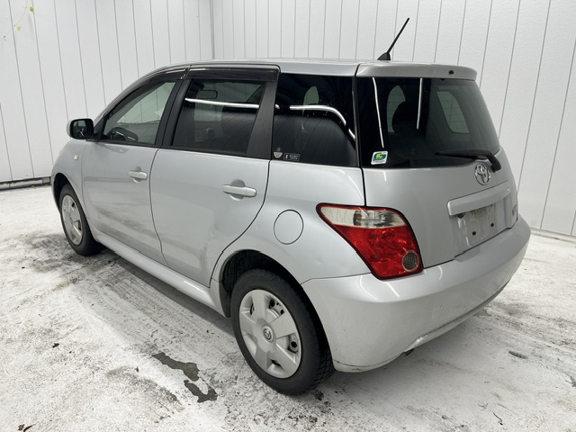 Toyota Ist fotoğraf 2