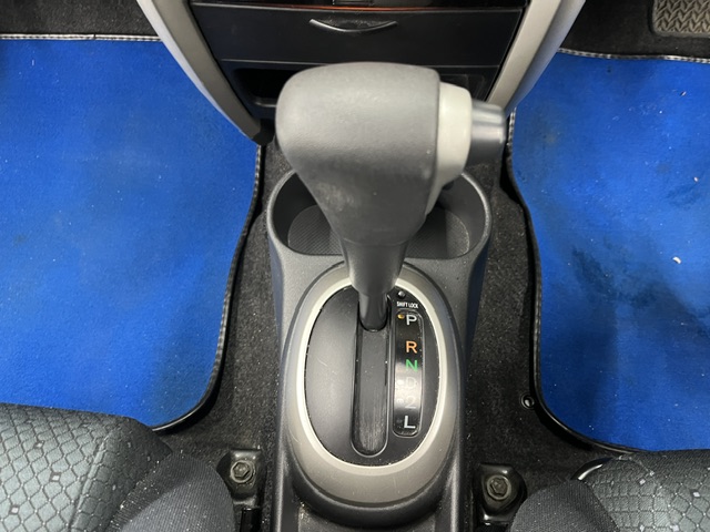 Toyota Ist fotoğraf 13