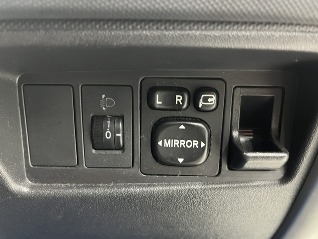 Toyota Ist fotoğraf 14