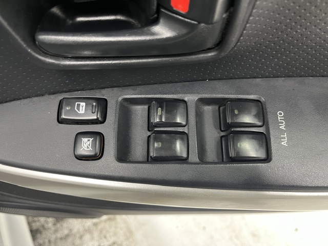 Toyota Ist fotoğraf 15