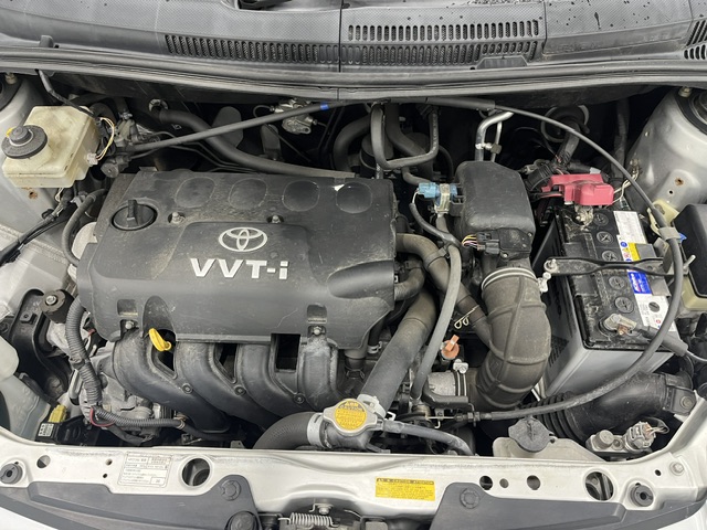 Toyota Ist fotoğraf 7
