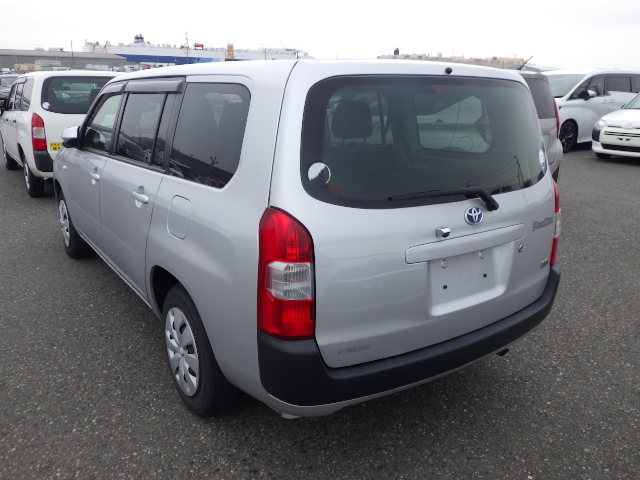 Toyota Probox Van fotoğraf 3