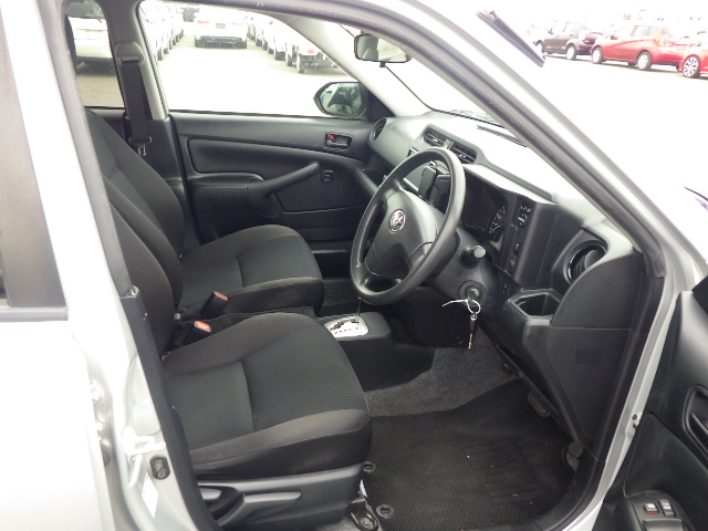 Toyota Probox Van fotoğraf 9