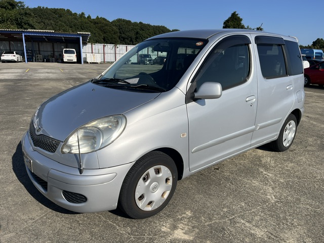 Toyota Funcargo fotoğraf 3