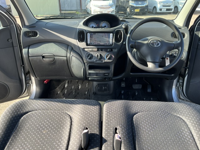 Toyota Funcargo fotoğraf 18