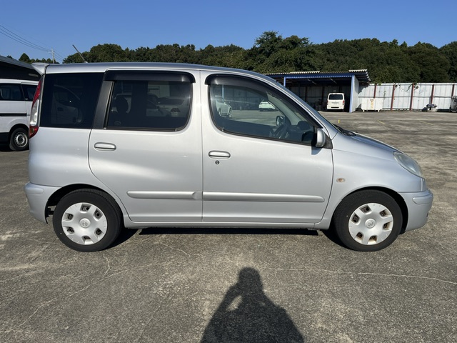 Toyota Funcargo fotoğraf 5