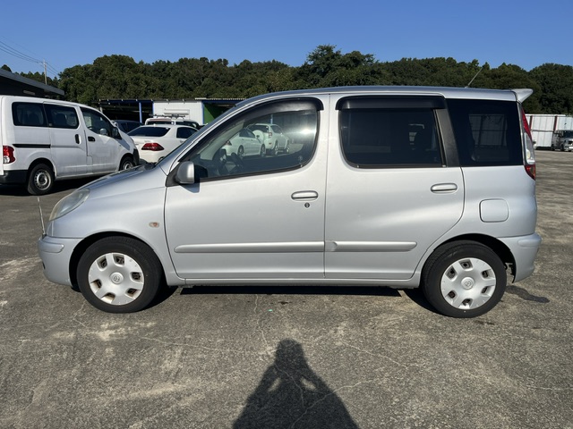 Toyota Funcargo fotoğraf 6
