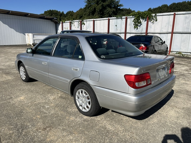 Toyota Carina photo 2