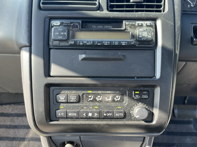 Toyota Carina photo 13