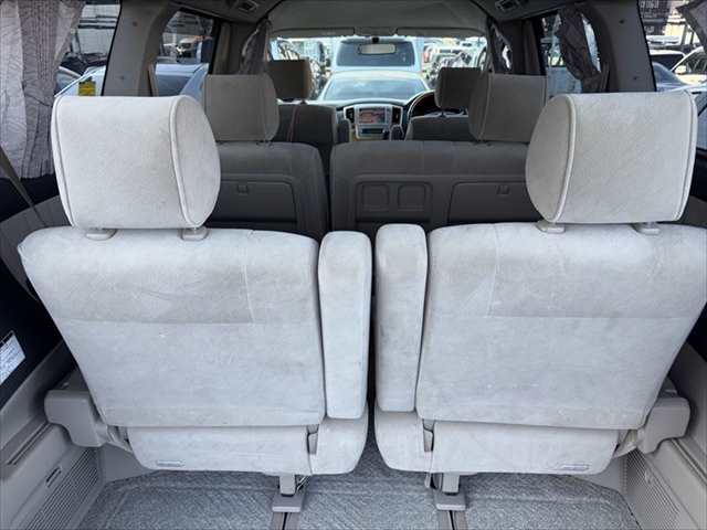 Toyota Alphard fotoğraf 17