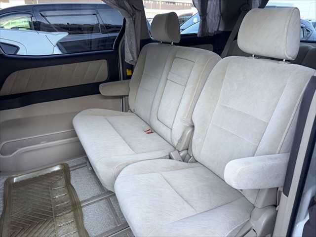 Toyota Alphard fotoğraf 15
