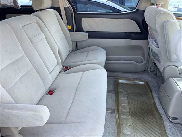Toyota Alphard fotoğraf 12