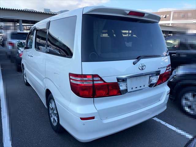 Toyota Alphard fotoğraf 2