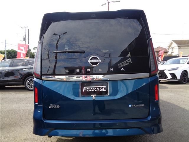 Nissan Serena fotoğraf 7