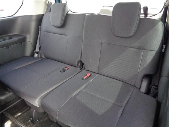 Nissan Serena fotoğraf 13