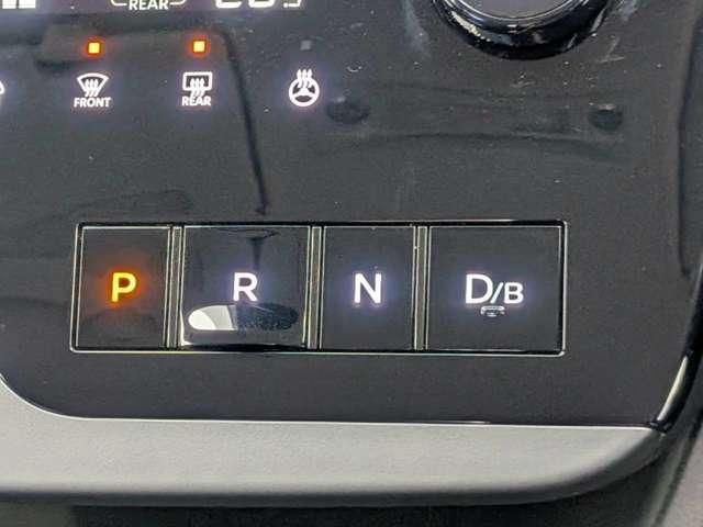 Nissan Serena fotoğraf 19