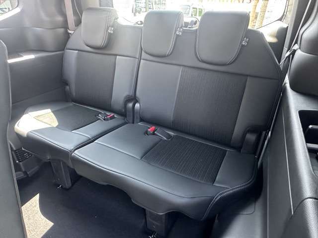 Honda Stepwagon Spada fotoğraf 7