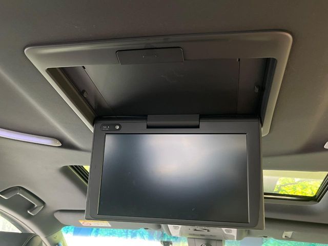 Toyota Alphard fotoğraf 4