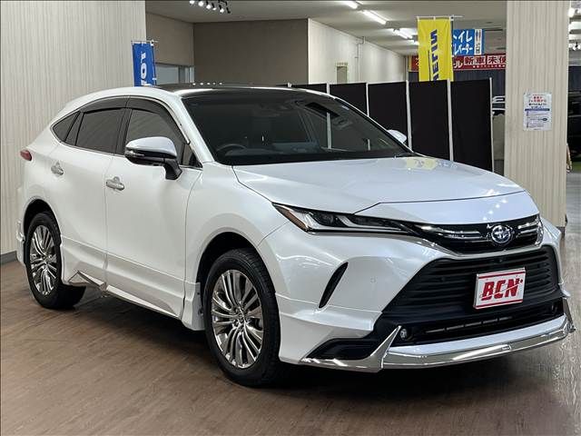 Toyota Harrier Hybrid fotoğraf 3