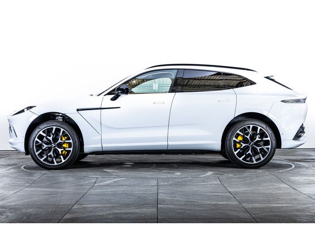 Aston Martin DBX photo 5
