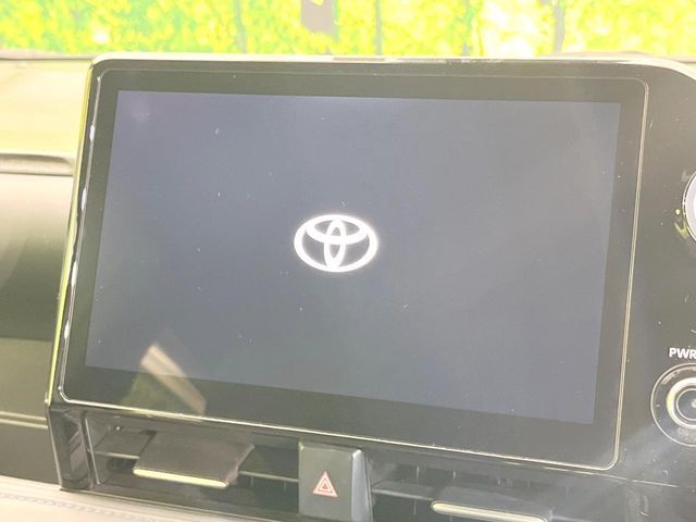 Toyota Voxy fotoğraf 3