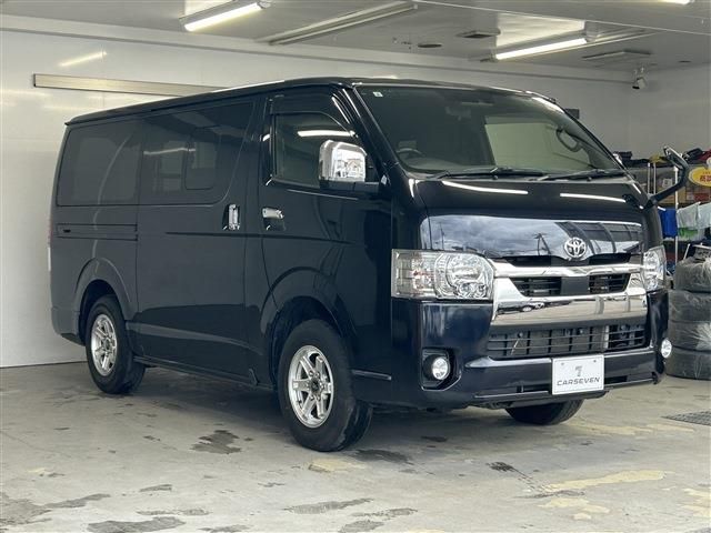 Toyota Hiace fotoğraf 3
