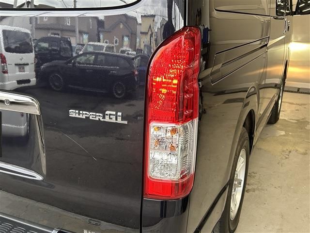 Toyota Hiace fotoğraf 10