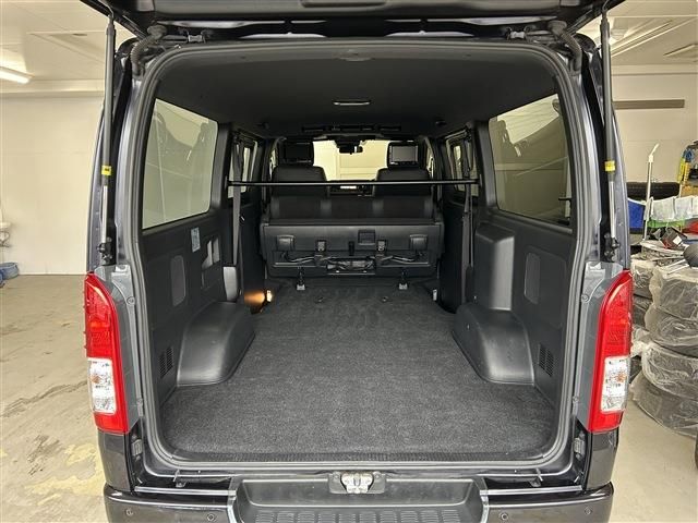 Toyota Hiace fotoğraf 27