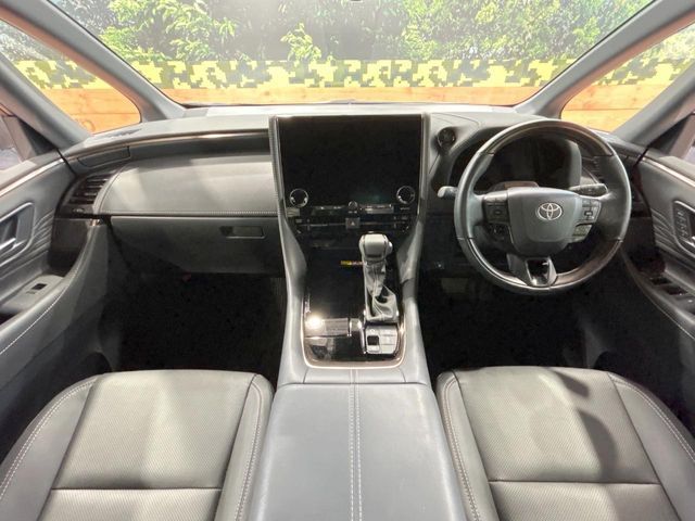 Toyota Alphard fotoğraf 2