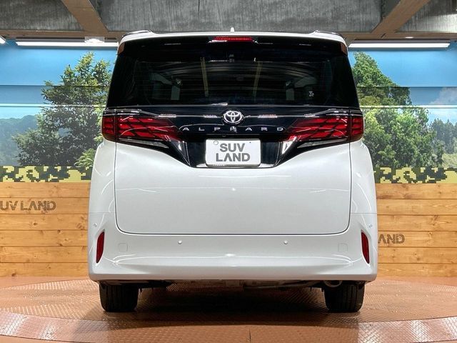Toyota Alphard fotoğraf 16