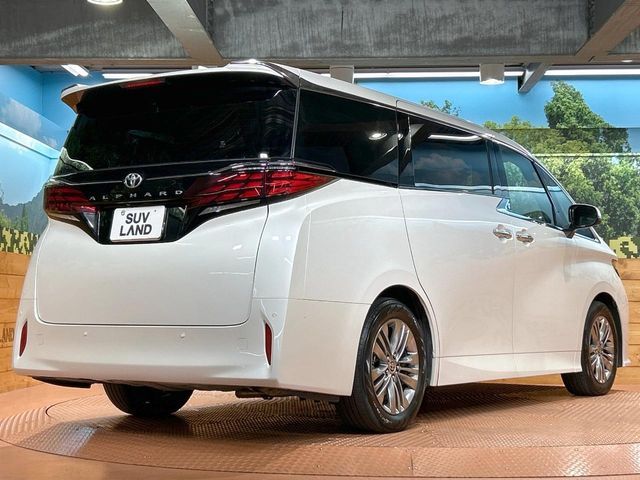 Toyota Alphard fotoğraf 18